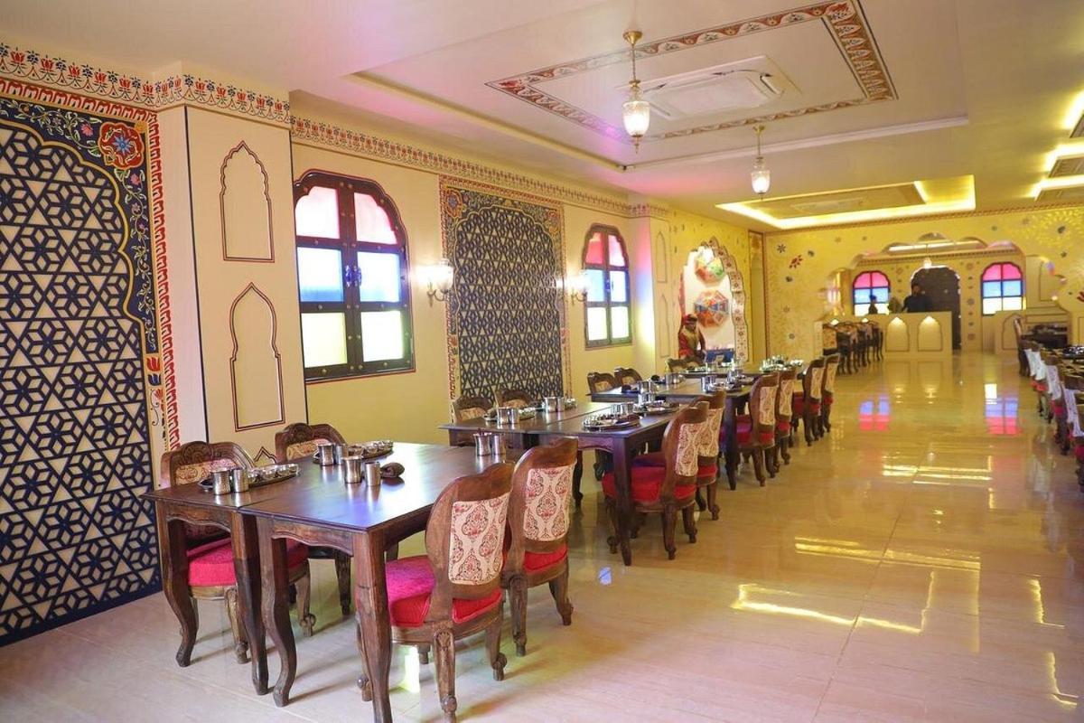 The Royal Ville Agra - Family & Corporate Hotel Esterno foto
