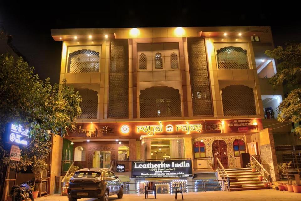 The Royal Ville Agra - Family & Corporate Hotel Esterno foto