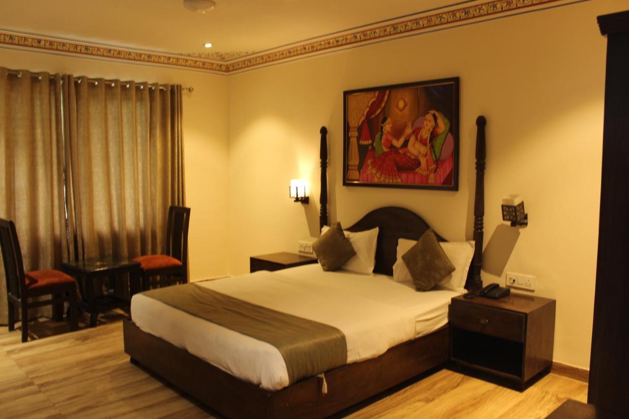 The Royal Ville Agra - Family & Corporate Hotel Esterno foto