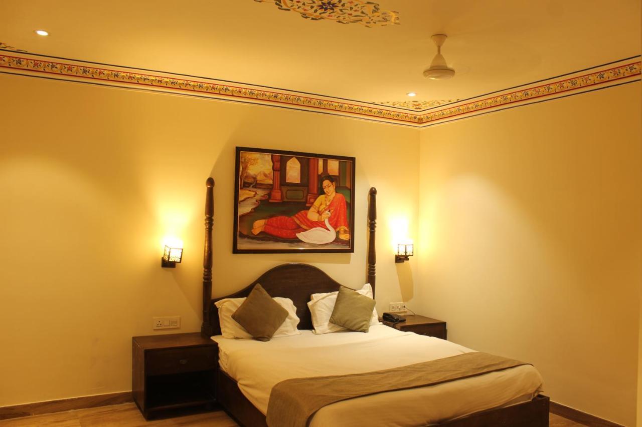 The Royal Ville Agra - Family & Corporate Hotel Esterno foto
