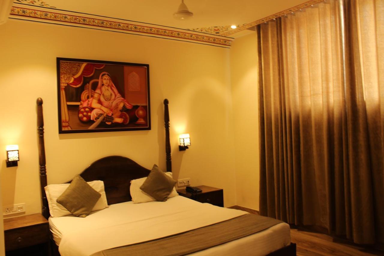 The Royal Ville Agra - Family & Corporate Hotel Esterno foto