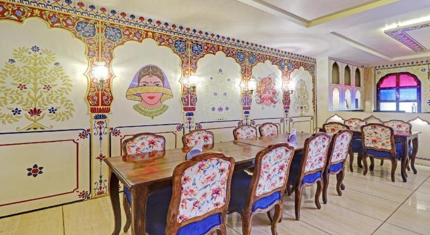 The Royal Ville Agra - Family & Corporate Hotel Esterno foto